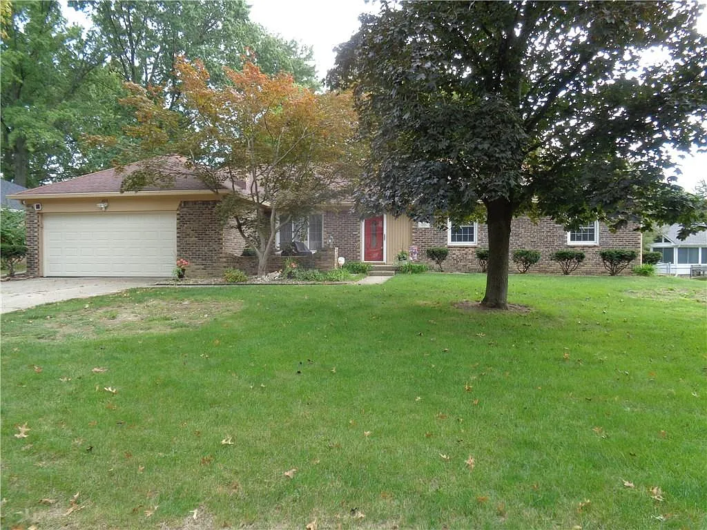 423 Montrose Ct photo 1