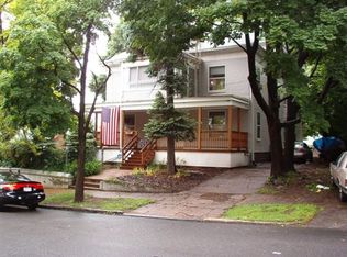 263 Oak St, Holyoke, MA 01040