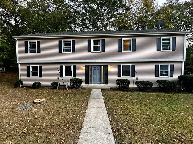 70 Pond Meadow Rd — Photo 1