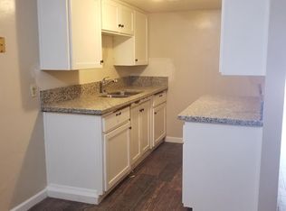 924 C St APT 8, Bakersfield, CA 93304