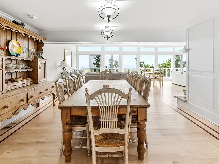 329 Dune Rd — Photo 20