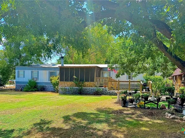 802 N Glass St, Franklin, TX 77856