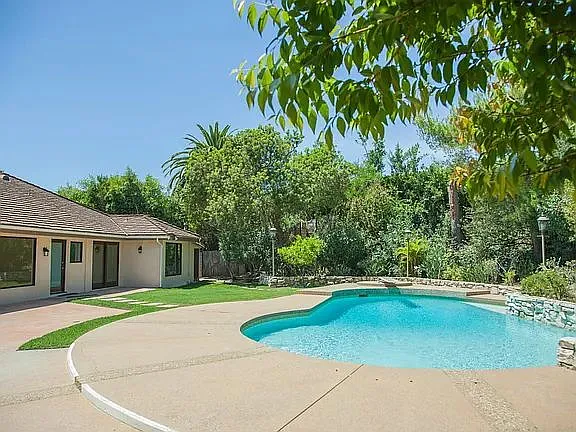 17965 Seabreeze Dr — Photo 28