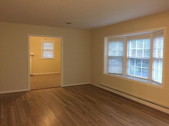 5th image of 1917 Woodmont Dr