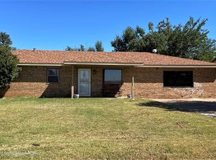 708 N Arizona St, Shamrock, TX 79079
