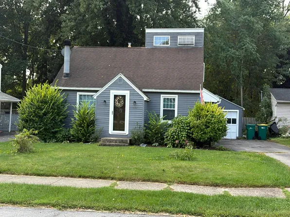 199 Penhurst Rd, Rochester, NY 14610