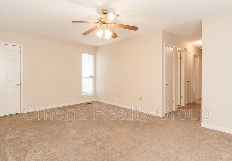 6770 Charles Dr — Photo 10
