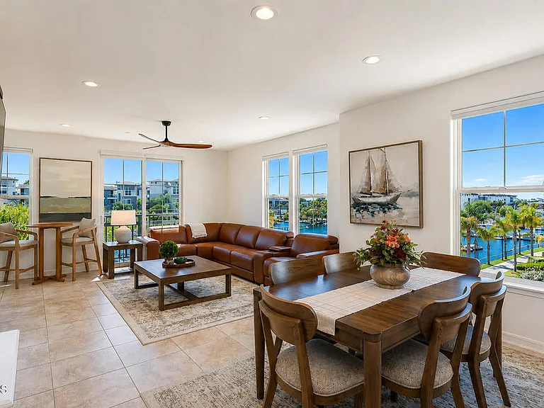 1538 Seabridge Ln — Photo 1