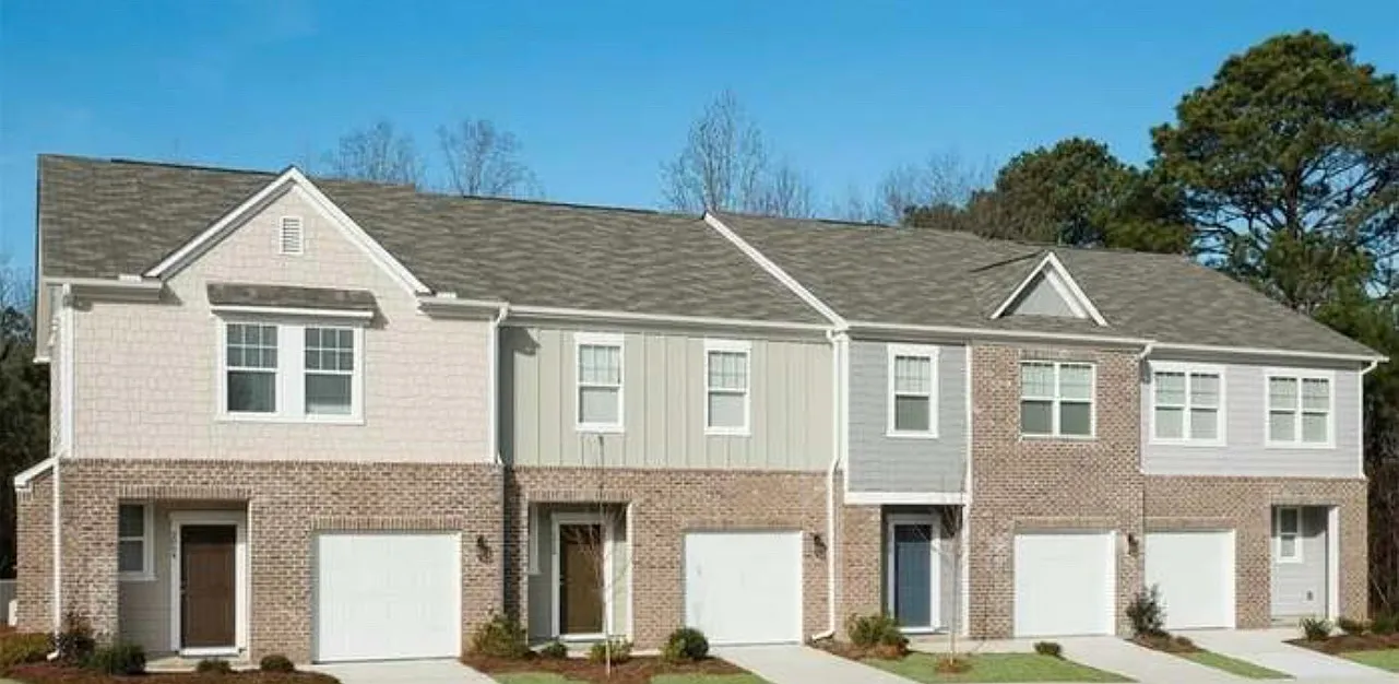 3 bed, 2.5 bath, 1941 sqft, $1,995 — Photo 1