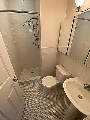 4th image of 306 W 22nd St APT 2B