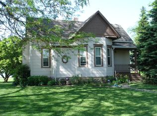 265 W Sheffield St, Saint Anne, IL 60964