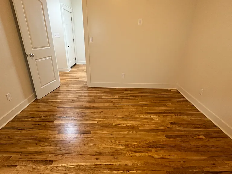 941 Samuel St — Photo 8