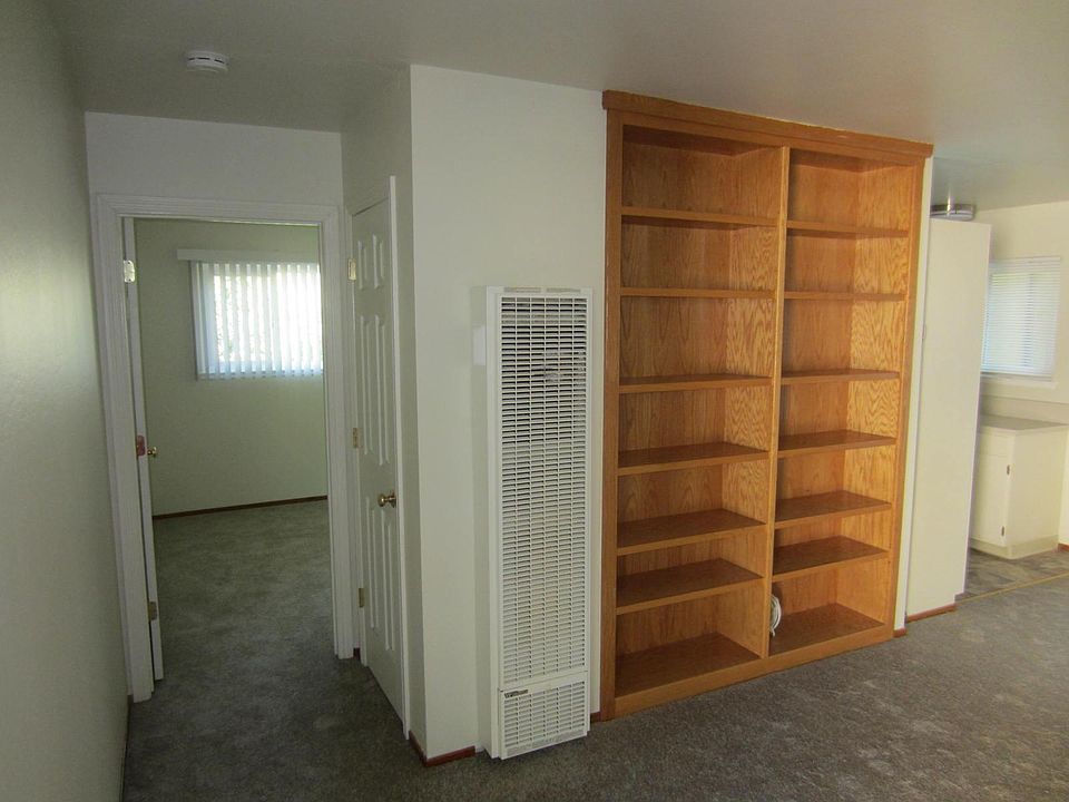 1st image of 1583 Oxford St APT 3
