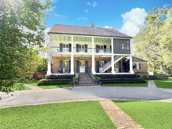 17119 Three Rivers Rd, Covington, LA 70433