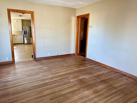 2nd image of 203 S Farmer St