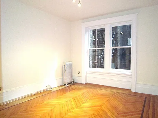 Rented by City Connections Realty | media 37