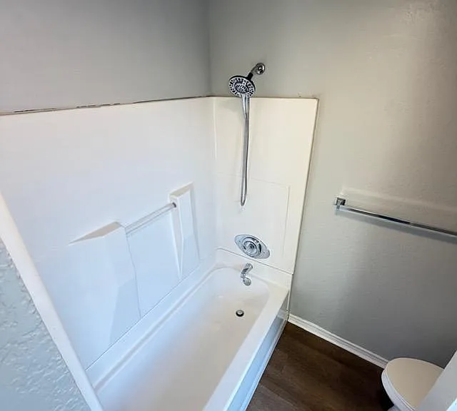 708 Champion Ct — Photo 24