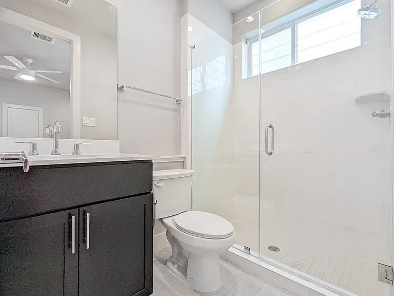 1140 W 24th St #E — Photo 13