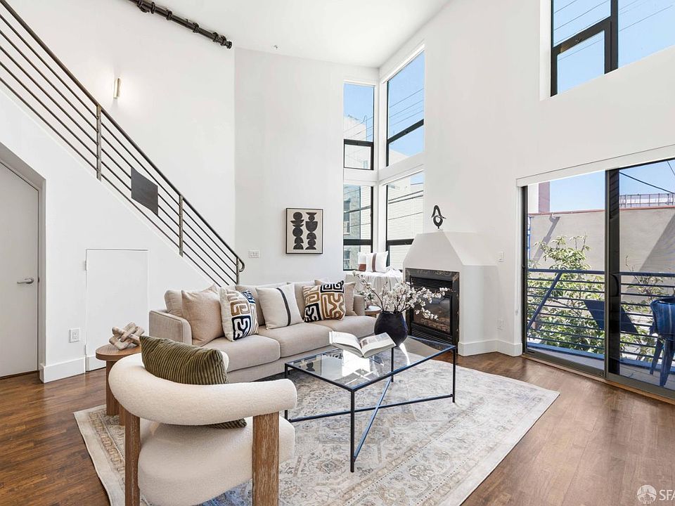 1st image of 260 Clara St APT 2