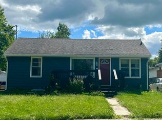 715 W Clinton Ave, Indianola, IA 50125