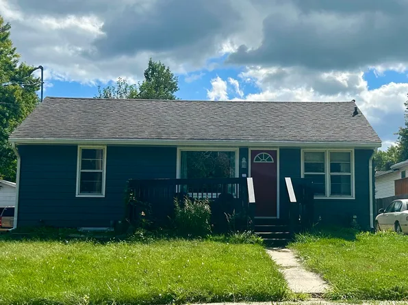 715 W Clinton Ave, Indianola, IA 50125