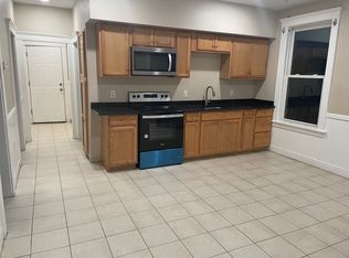 82 Penn Ave APT 3, Worcester, MA 01604