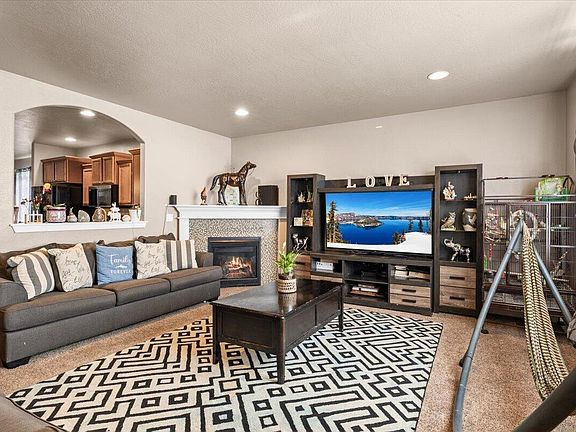 4th image of 1459 Spring St