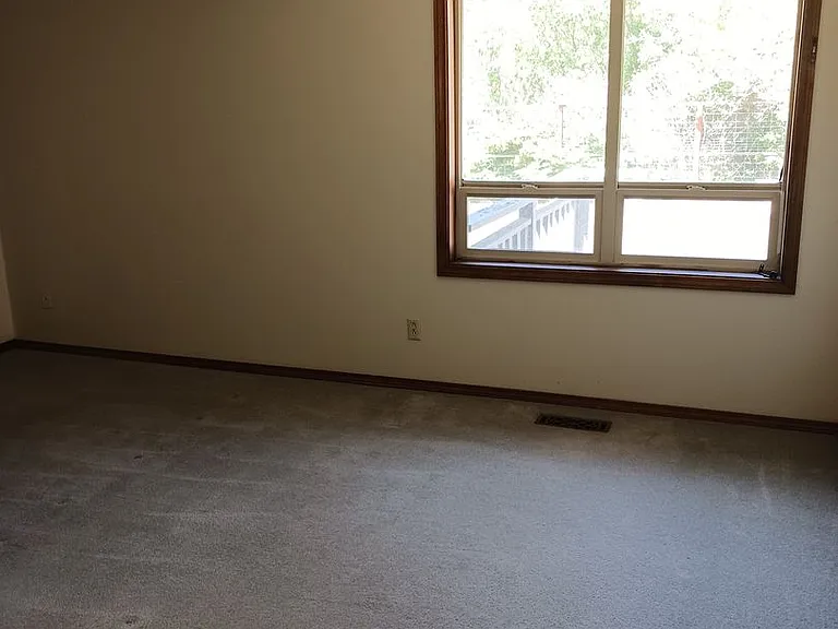 708 Highland Dr — Photo 20