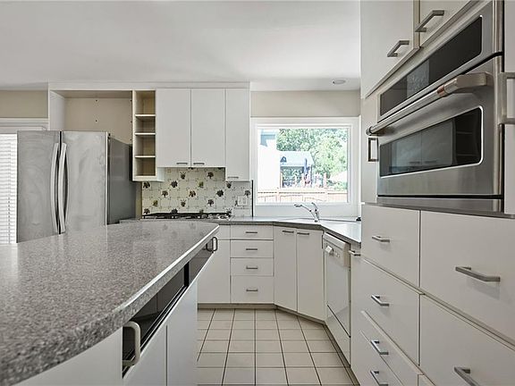 5th image of 8311 Juniper St