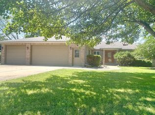 210 Mary Senica Ct, La Salle, IL 61301