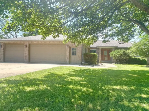 210 Mary Senica Ct, La Salle, IL 61301