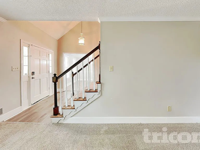 150 Tanglewood Dr — Photo 2