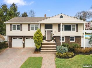 67 Sherwood Ct, Emerson, NJ 07630