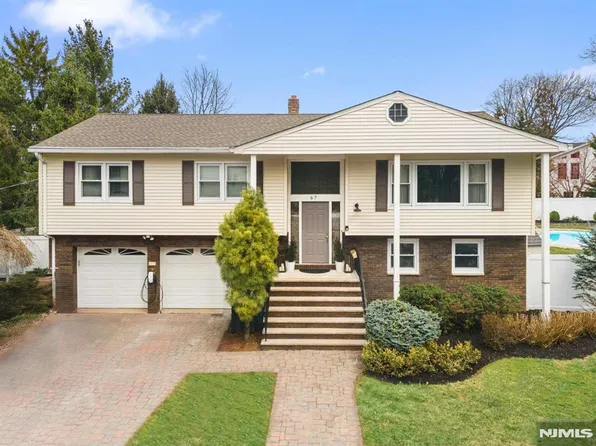 67 Sherwood Ct, Emerson, NJ 07630