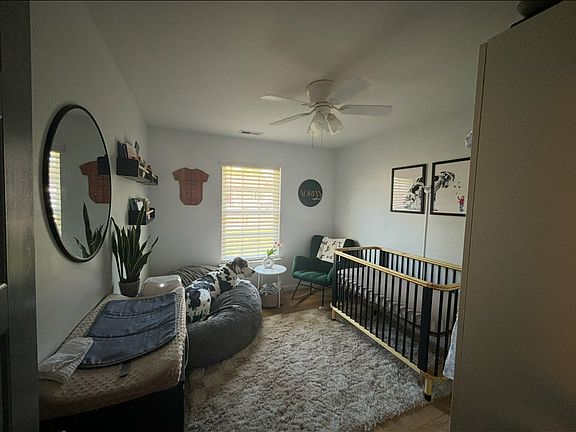 4th image of 22795 Longmore St