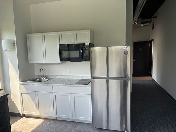 3rd image of 1031 Zorn Ave #117