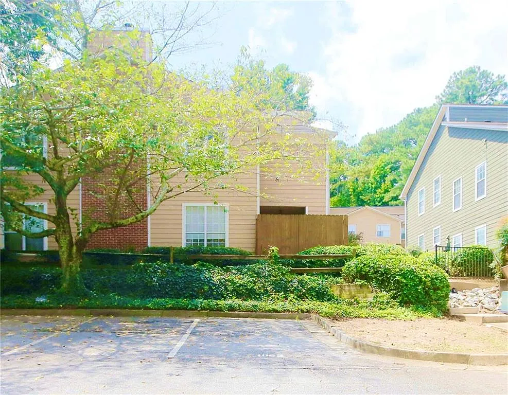 1086 Rock Creek Ln photo 1