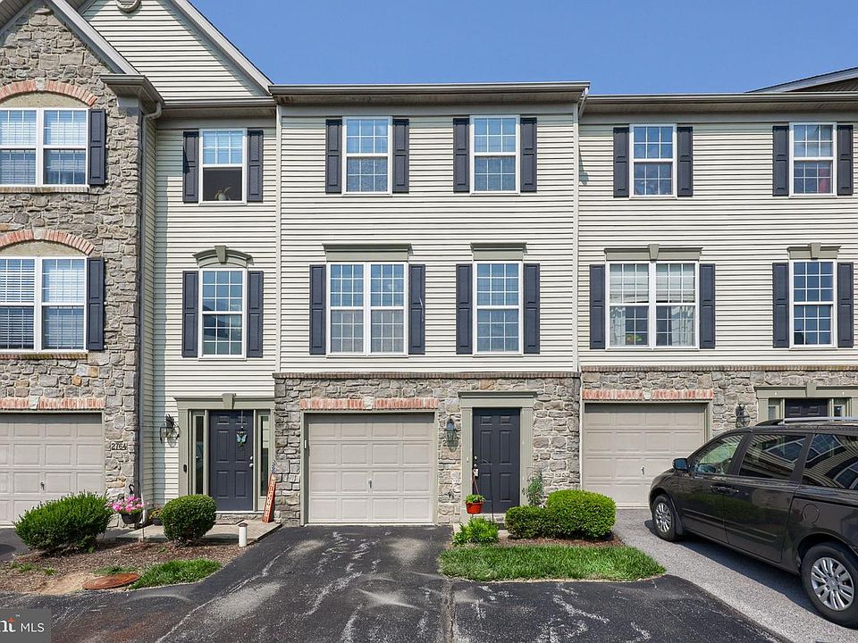 1st image of 2762 Hunters Crest Dr