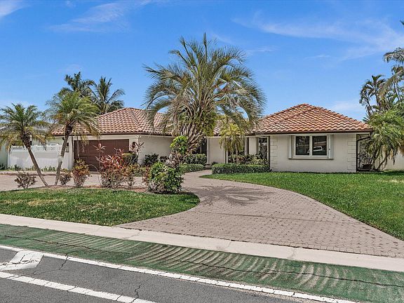 5th image of 2800 NE 55th Street