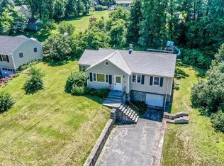 20 Buttonball Dr, Sandy Hook, CT 06482