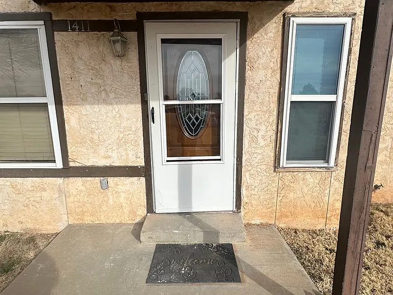 1411 Hickory St — Photo 2