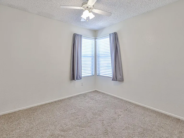 3236 E Hiddenview Dr — Photo 23
