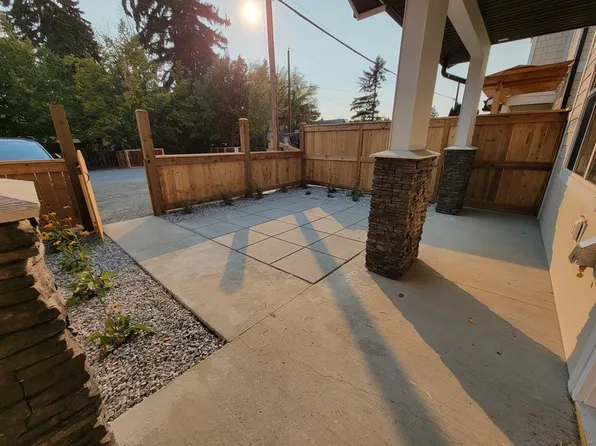 816 Glenwood Ave #4, Kelowna, BC V1Y 5M5