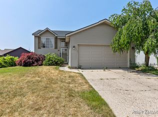 5249 Mulligan Dr SW, Wyoming, MI 49509