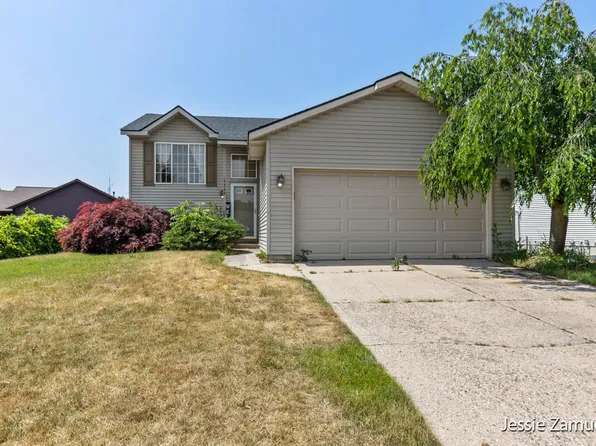 5249 Mulligan Dr SW, Wyoming, MI 49509