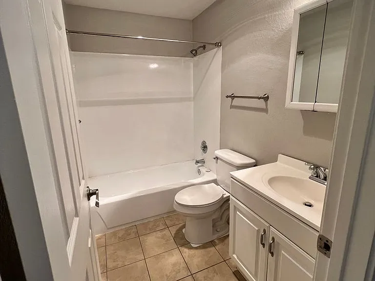 12527 Roosevelt Way NE — Photo 16