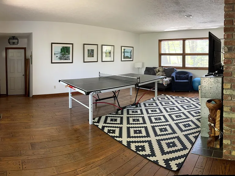 1505 Stoneleigh Ct — Photo 13