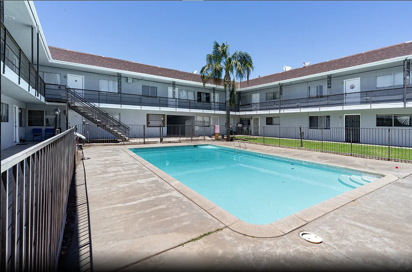 2 bed, $1,149 — Photo 3
