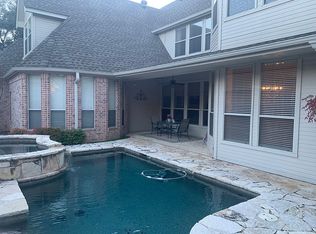 2852 Oakbriar Trl, Fort Worth, TX 76109