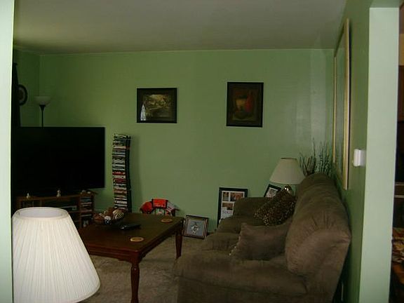3rd image of 317 W Sugar St